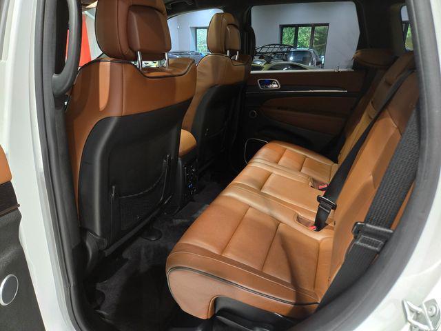 Photo of 2018 Ivory 3-Coat Jeep Grand Cherokee