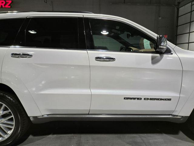 Photo of 2018 Ivory 3-Coat Jeep Grand Cherokee