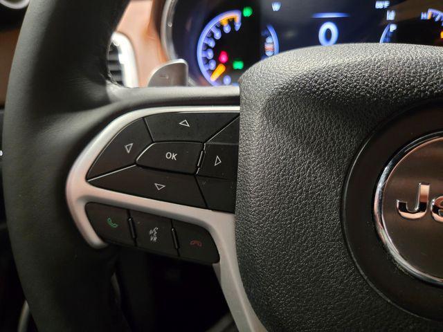 Photo of 2018 Ivory 3-Coat Jeep Grand Cherokee