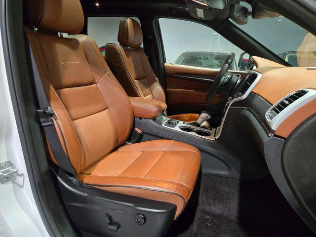 Photo of 2018 Ivory 3-Coat Jeep Grand Cherokee