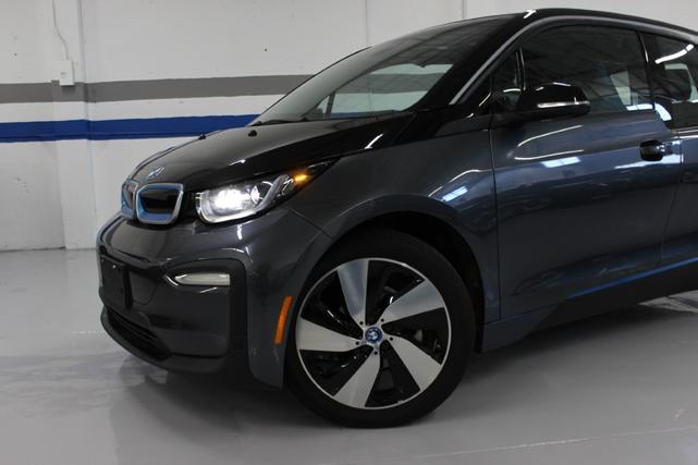 Photo of 2018 GRAY BMW i3