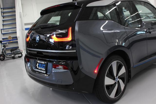 Photo of 2018 GRAY BMW i3
