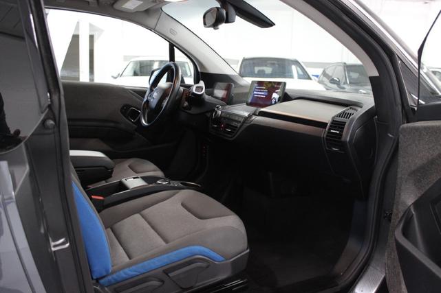 Photo of 2018 GRAY BMW i3