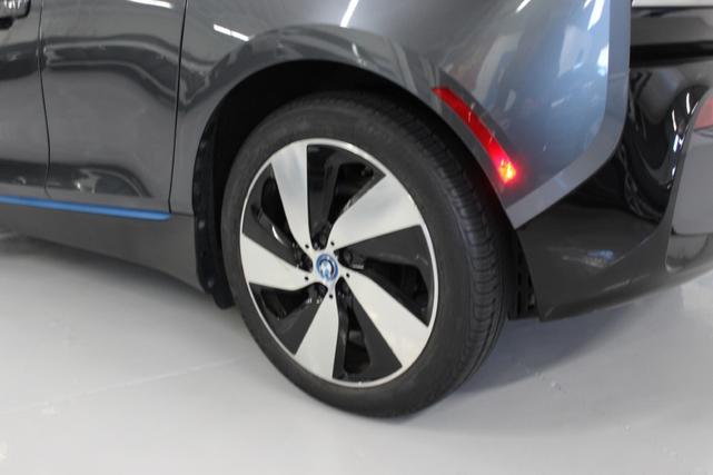 Photo of 2018 GRAY BMW i3