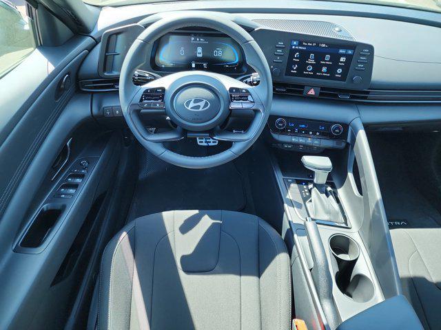 Photo of 2025 Amazon Gray Hyundai ELANTRA