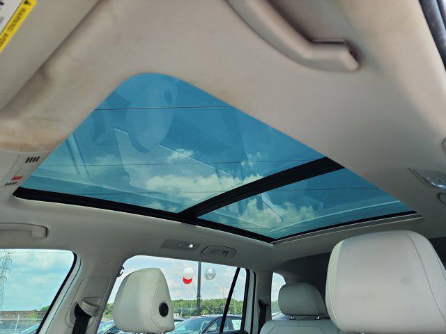 Photo of 2021 Pure White Volkswagen Tiguan