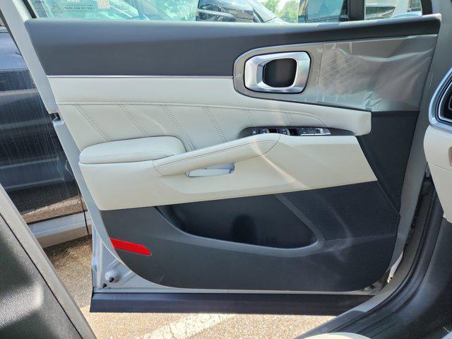 Photo of 2025 Wolf Gray Kia Sorento