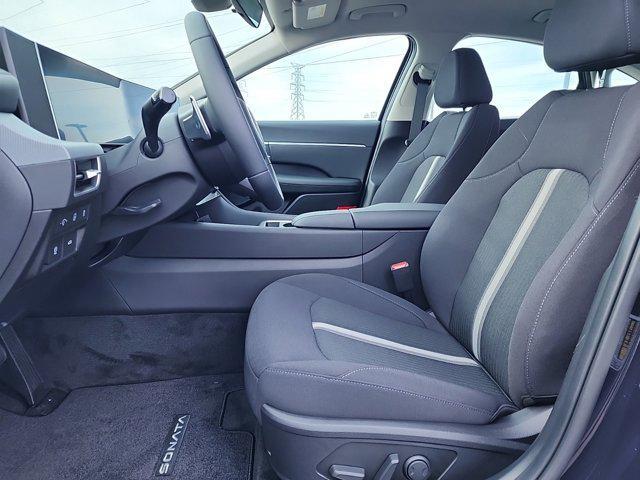 Photo of 2024 Carbon Blue Hyundai SONATA Hybrid