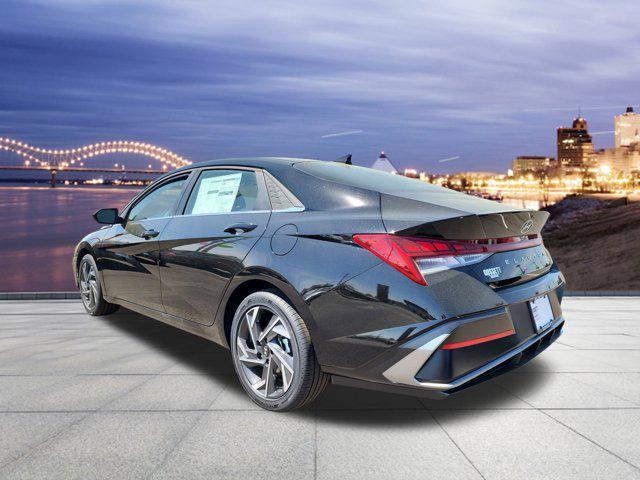 Photo of 2025 Abyss Black Hyundai ELANTRA