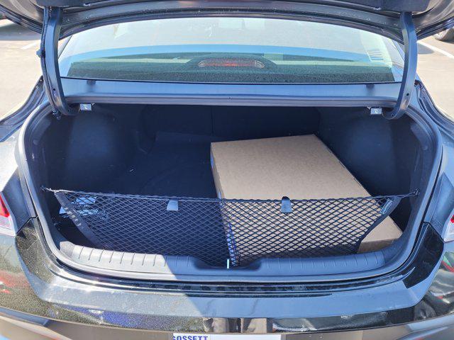 Photo of 2025 Abyss Black Hyundai ELANTRA