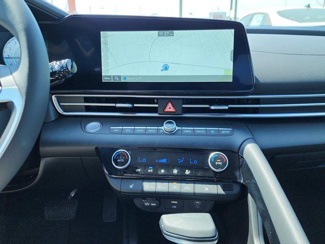 Photo of 2025 Abyss Black Hyundai ELANTRA
