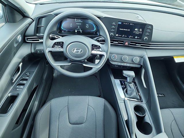 Photo of 2025 Serenity White Hyundai ELANTRA