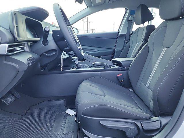 Photo of 2025 Serenity White Hyundai ELANTRA