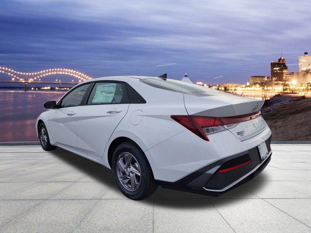 Photo of 2025 Serenity White Hyundai ELANTRA
