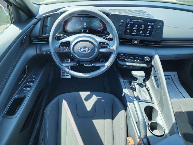 Photo of 2025 Ecotronic Gray Hyundai ELANTRA