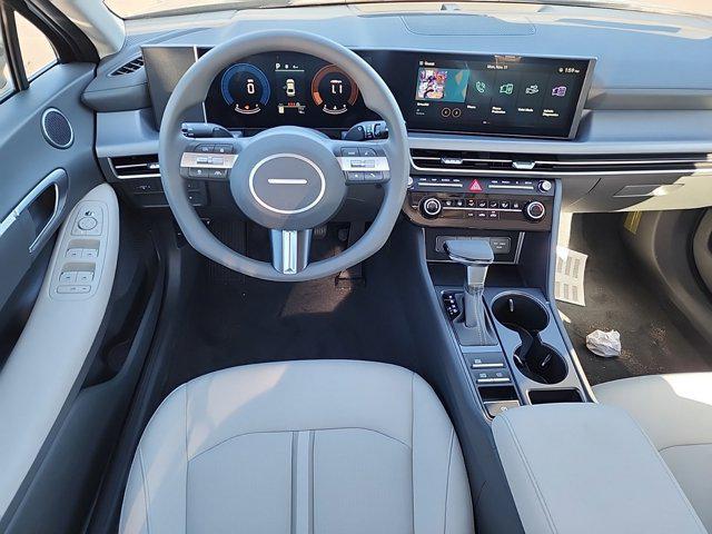 Photo of 2025 Abyss Black Hyundai SONATA