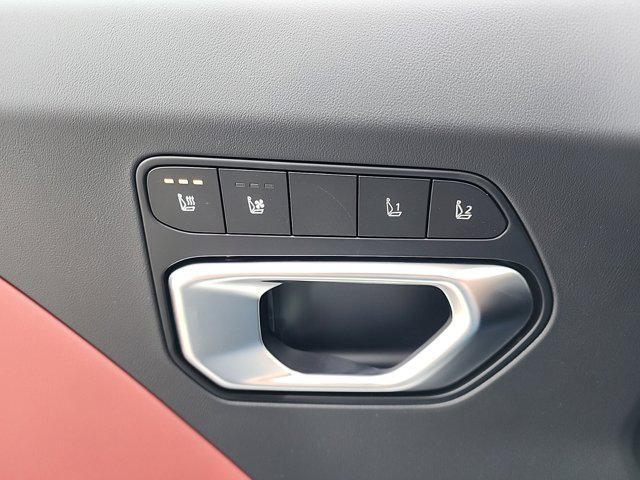 Photo of 2025 Snow White Pearl Kia K4