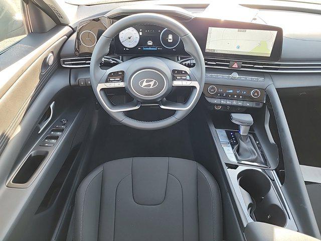 Photo of 2025 Amazon Gray Hyundai ELANTRA