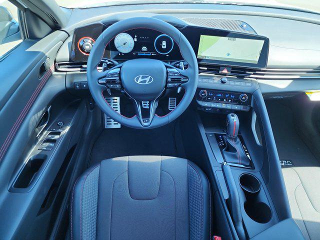 Photo of 2025 Atlas White Hyundai ELANTRA