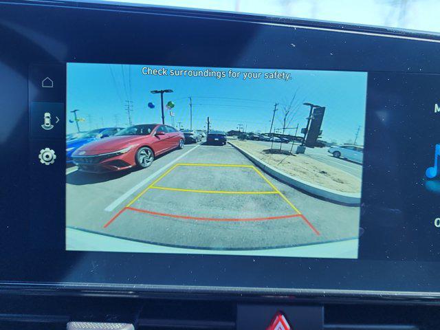 Photo of 2025 Atlas White Hyundai ELANTRA