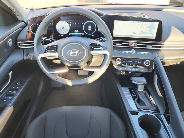 Photo of 2025 Fluid Metal Hyundai ELANTRA