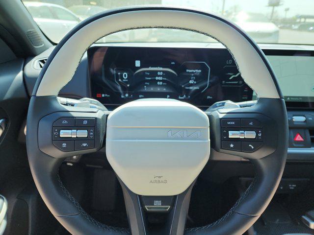 Photo of 2025 'AURORA BLACK PEARL' Kia K4