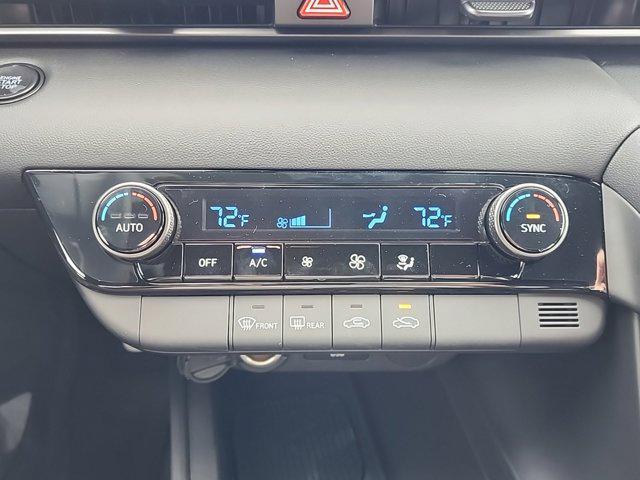 Photo of 2025 Serenity White Hyundai ELANTRA