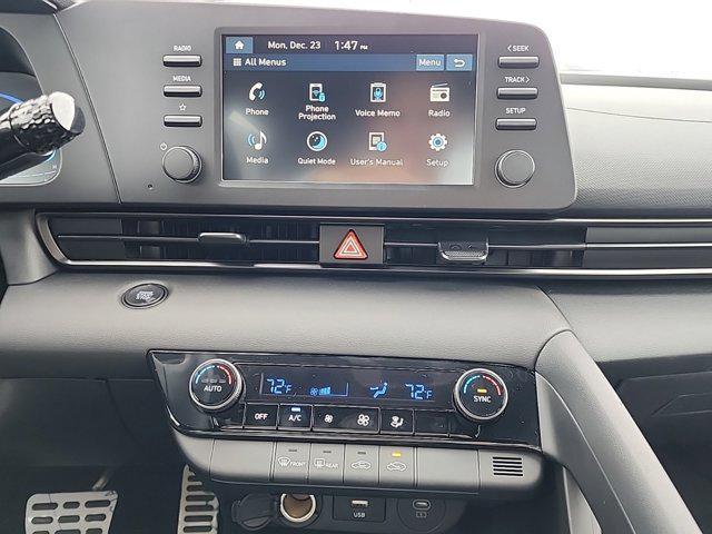 Photo of 2025 Serenity White Hyundai ELANTRA