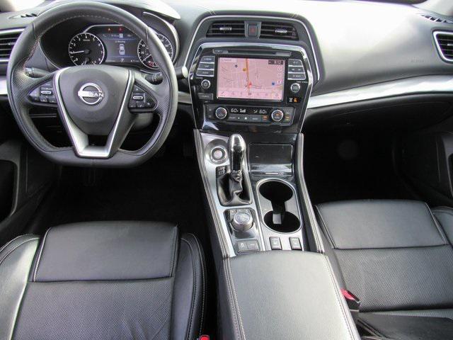 Photo of 2023 Pearl White Tricoat Nissan Maxima