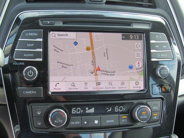 Photo of 2023 Pearl White Tricoat Nissan Maxima