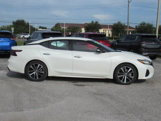 Photo of 2023 Pearl White Tricoat Nissan Maxima