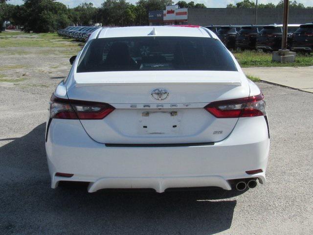 Photo of 2021 Super White Toyota Camry
