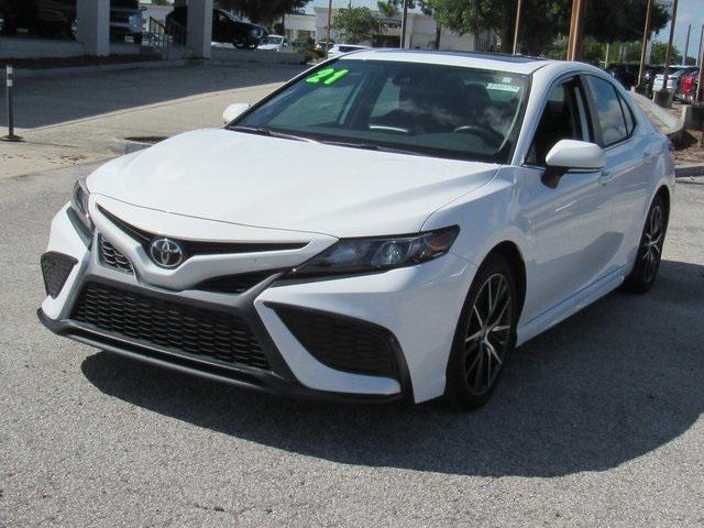 Photo of 2021 Super White Toyota Camry