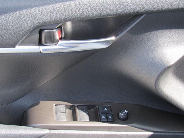 Photo of 2021 Super White Toyota Camry
