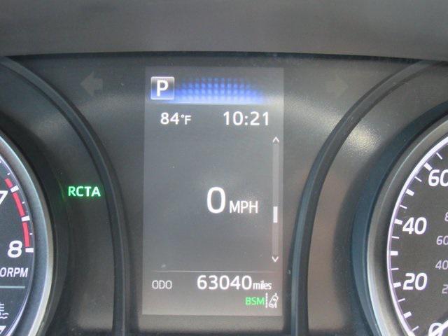 Photo of 2021 Super White Toyota Camry