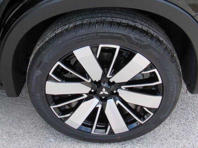 Photo of 2025 Black Diamond Mitsubishi Outlander