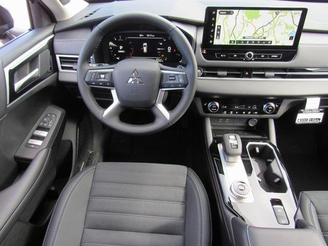 Photo of 2025 Black Diamond Mitsubishi Outlander