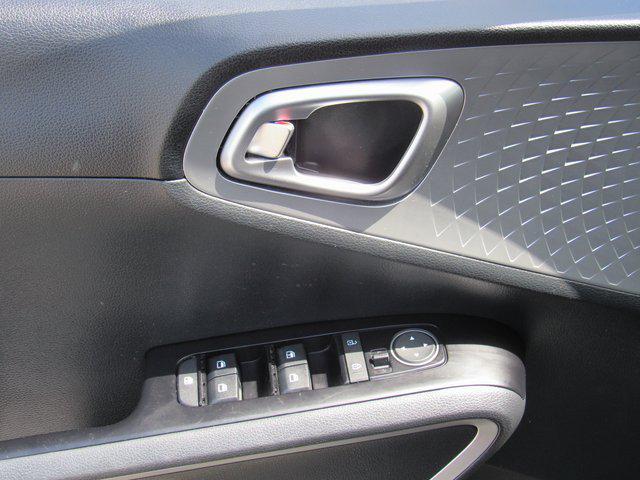 Photo of 2023 Gravity Gray Kia Soul