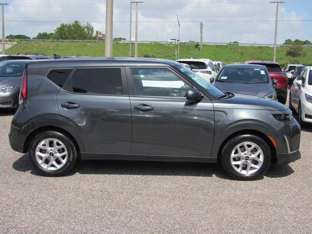 Photo of 2023 Gravity Gray Kia Soul