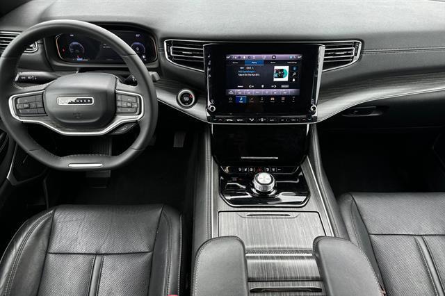 Photo of 2023 Diamond Black Jeep Wagoneer L