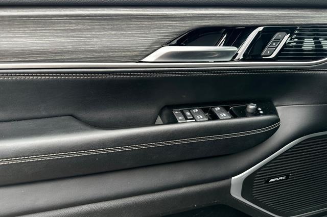 Photo of 2023 Diamond Black Jeep Wagoneer L