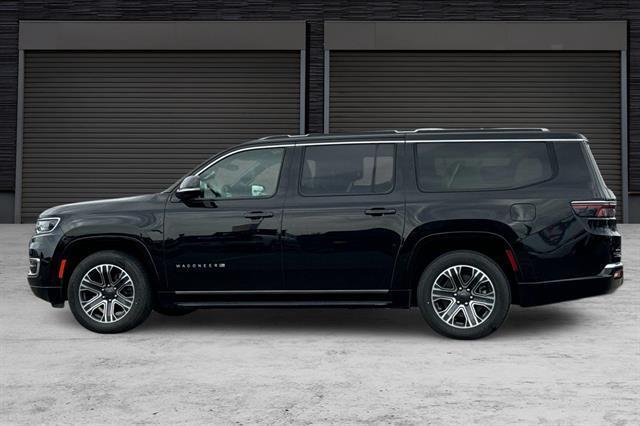 Photo of 2023 Diamond Black Jeep Wagoneer L