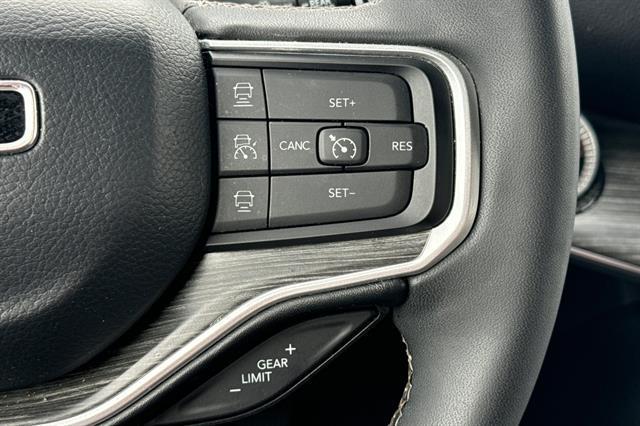 Photo of 2023 Diamond Black Jeep Wagoneer L