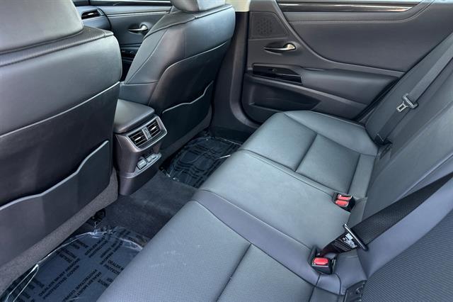 Photo of 2022 Cloudburst Gray Lexus ES 350