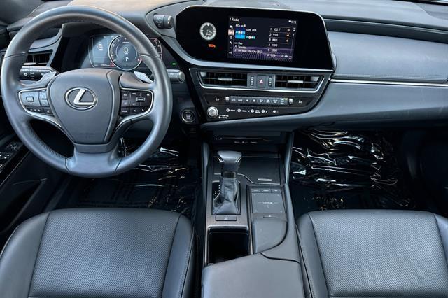 Photo of 2022 Cloudburst Gray Lexus ES 350