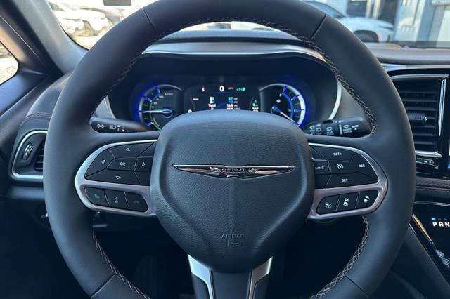 Photo of 2025 Bright White Clearcoat Chrysler Pacifica Hybrid