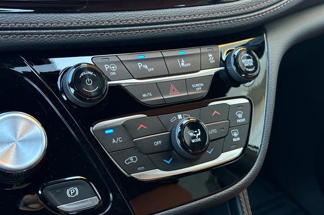 Photo of 2025 Bright White Clearcoat Chrysler Pacifica Hybrid