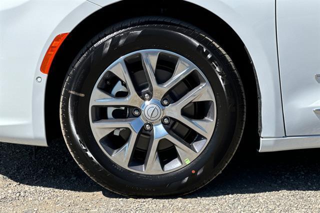 Photo of 2025 Bright White Clearcoat Chrysler Pacifica Hybrid