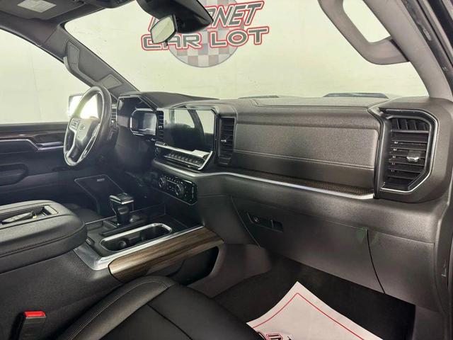 Photo of 2022 Black Chevrolet Silverado 1500