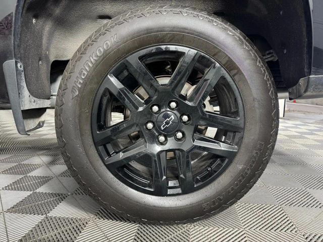 Photo of 2022 Black Chevrolet Silverado 1500